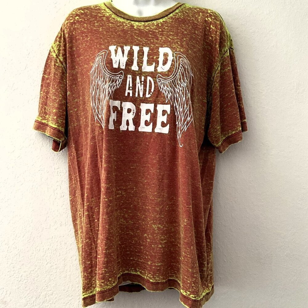 Wild and Free Distressed Graphic T-Shirt Large